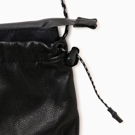 <and wander×handson grip> leather pocket sacoche