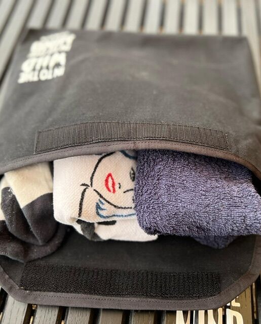 SomAbito>WILDロゴマルチケース ※店頭販売のみ | UNWASTED | アン