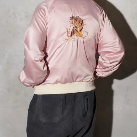 <THRIFTY LOOK > SNAKE & SKULL SOUVENIR BLOUSON