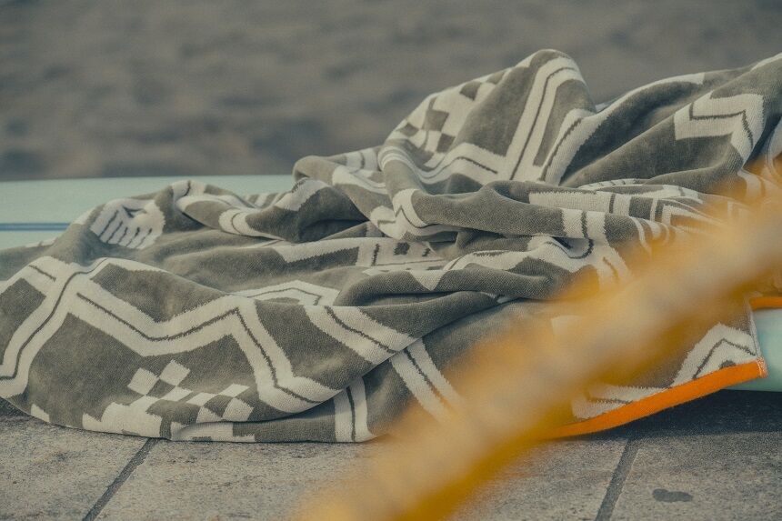 店頭販売のみ】〈old sea〉Towel blanket【2colours】 | UNWA...