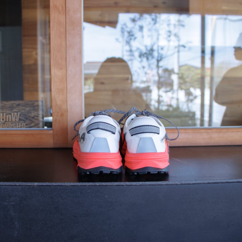 モンブラン　MONT BLANC ALTRA> MONT BLANC CARBON（モンブラン カーボン）メンズ 【WHITE