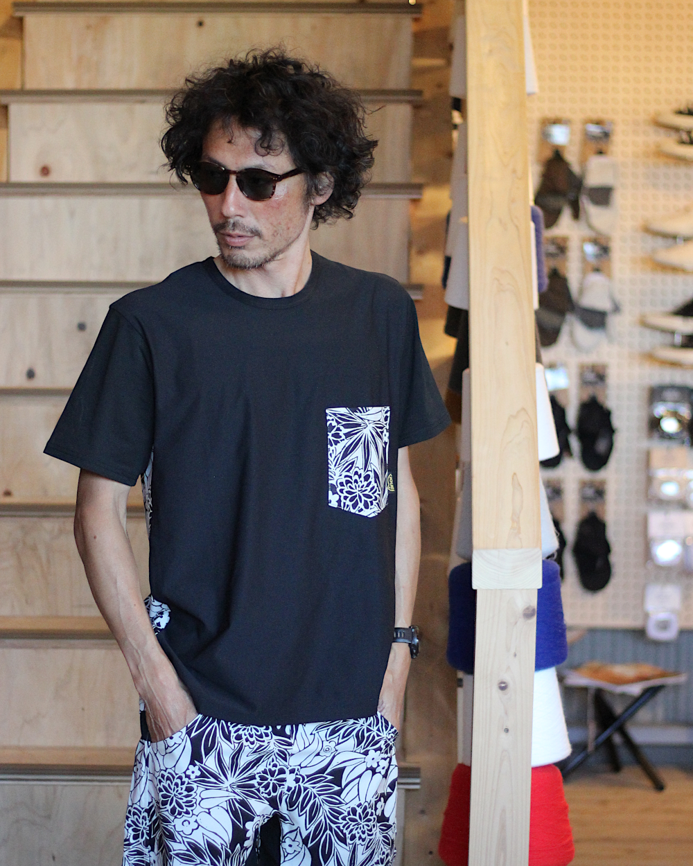 ranor ラナー HAND PAINT MIDDLE SHORTS Mサイズ ranor(ラナー) HAND PAINT MIDDLE SHORTS CHACOAL MOKU | play