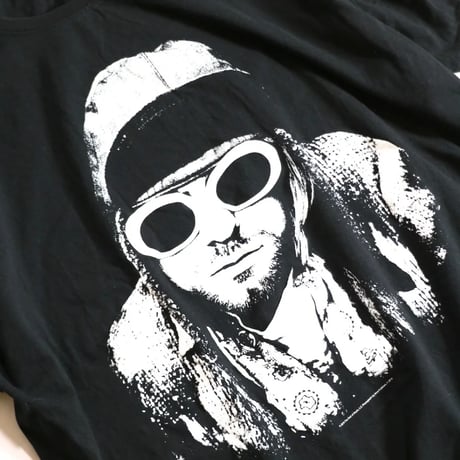 <THRIFTY LOOK >THRIFTY"KURT COBAIN"TEE