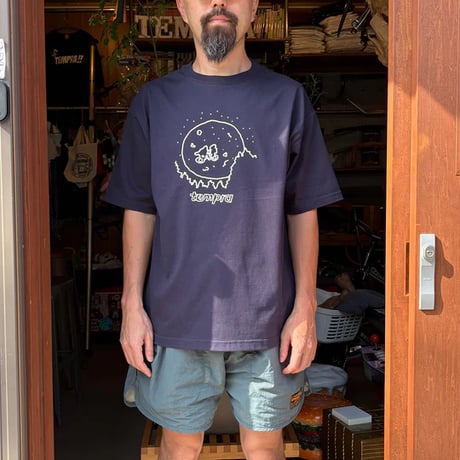 <TEMPRA GARAGE> RUI NAKAMURA × tempra Tシャツ【NAVY】