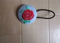 刺繍くるみボタンヘアゴムORブローチ
