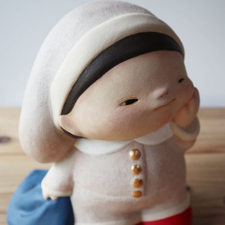 太田夏紀 「KID_white_rabbit」陶土 22.5x19x18（cm）