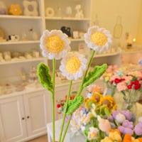 knit white flower