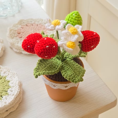 strawberry knit pot
