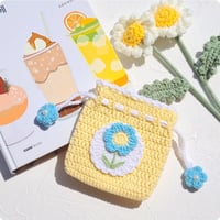 knit mini pouch