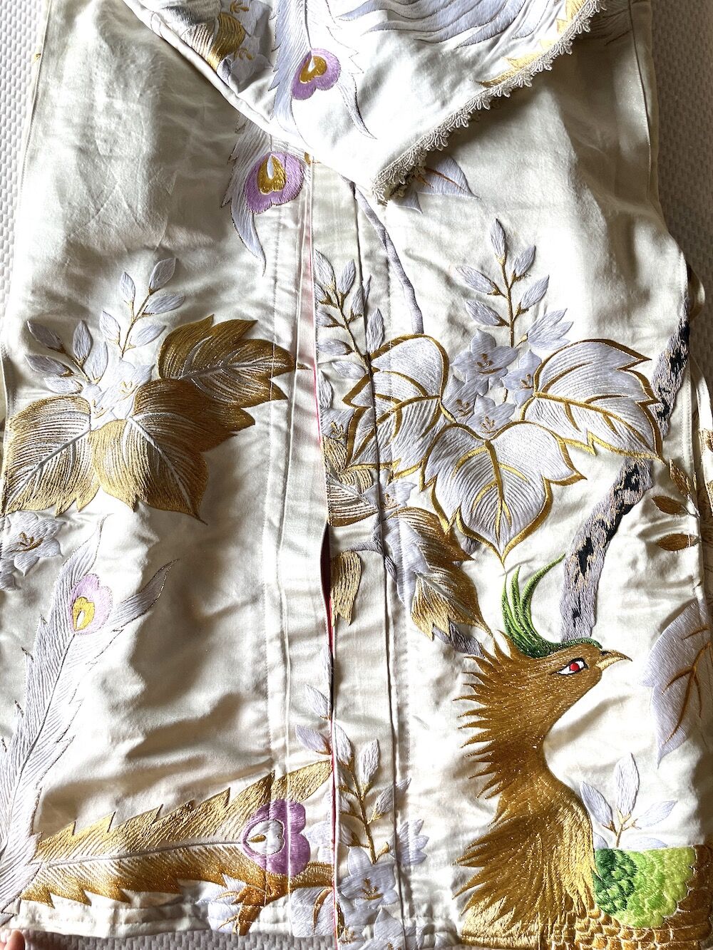 アンティーク打掛　縮緬打掛　鳳凰　桐　刺繍打掛　インテリア　リメイク アンティーク打掛縮緬打掛鳳凰桐刺繍打掛インテリアリメイク