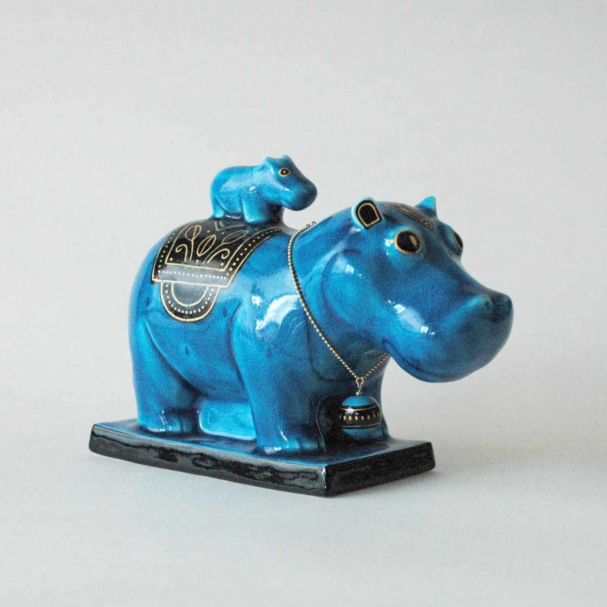 新品　幸兵衛窯 青釉オーナメント タウレト 古代エジプトの神 カバ の置物 九栄神】青釉オーナメント 「タウレト」 （化粧箱入） | KOBEIGAMA