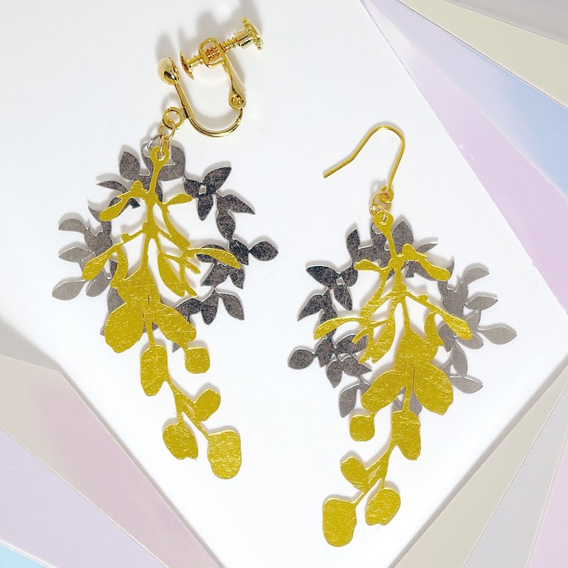 オリーブ×ヤドリギ 切り絵ピアス・イヤリング | nekonekodesign PAPER A