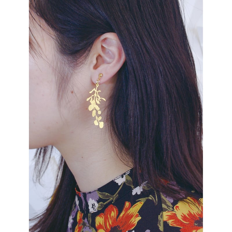 ヤドリギ 切り絵ピアス・イヤリング | nekonekodesign PAPER ARTS shop