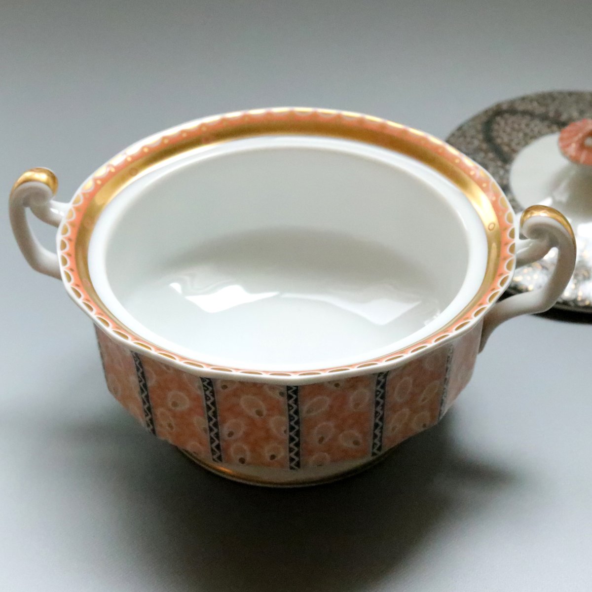 2024年9月発売開始】オリエンタルなスープ器（蓋付き）：ロイヤル