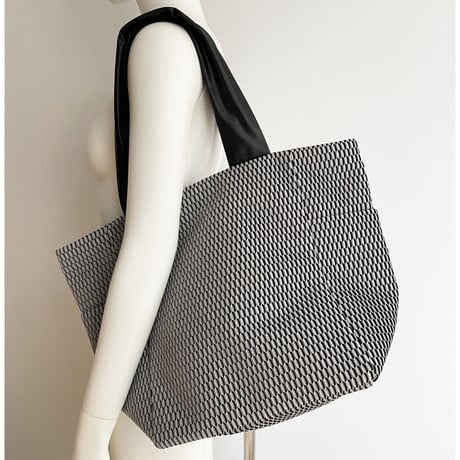 CATEGORY L bag + zipper | acrylic