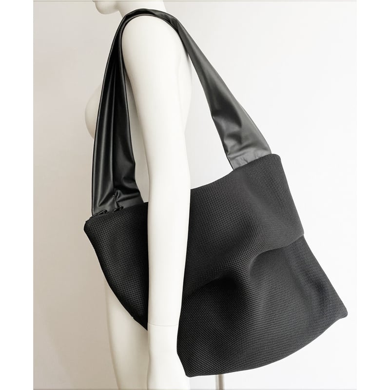 Tack Body Bag Black cushion #1268BC | acrylic