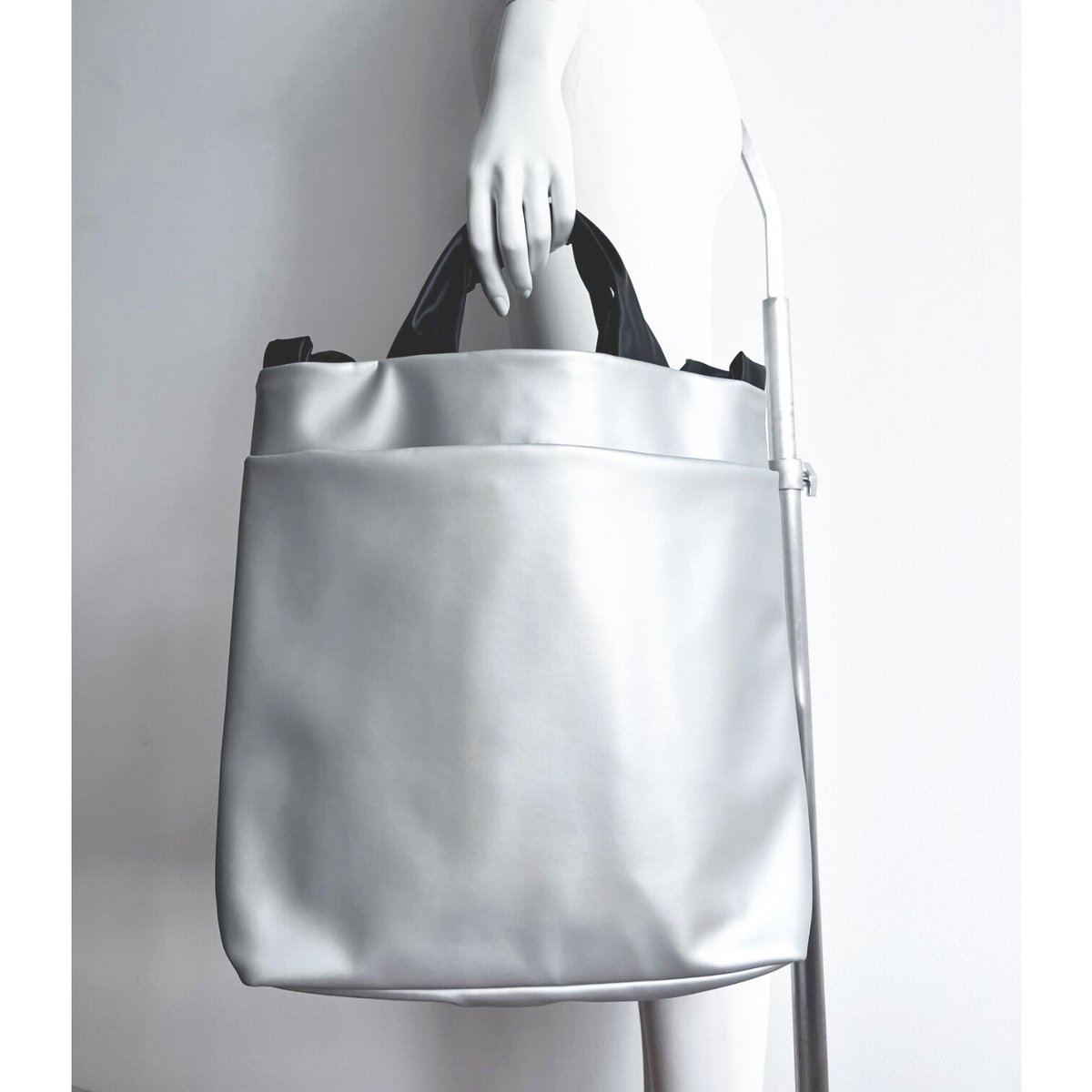 MCM SS14 ELDA 悪けれ Medium /クラッチバッグ/ブラック&ホワイト