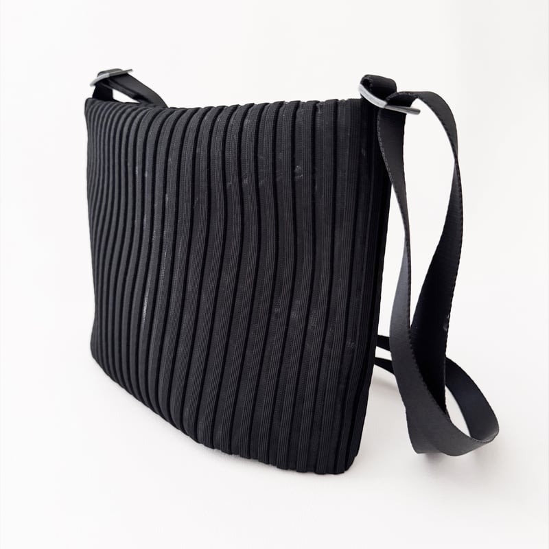 Pochette DEEP Swimming mesh, DOT Black, LINE B