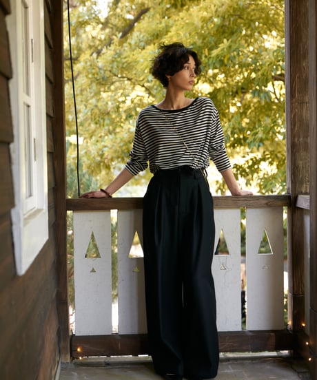 L’UNE（リュンヌ） プリーツブラウス solid LU23Xー109 （ブラック） 新品　VERMEIL par iena【リュンヌ】リボン プリーツブラウス　赤系