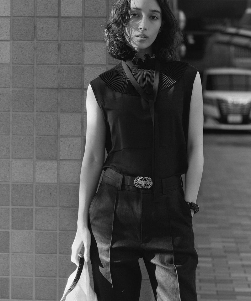 美品◆L'UNE リュンヌ　Pleated Frill Blouse RESTOCK] Pleated Frill Blouse With Black Ribbo