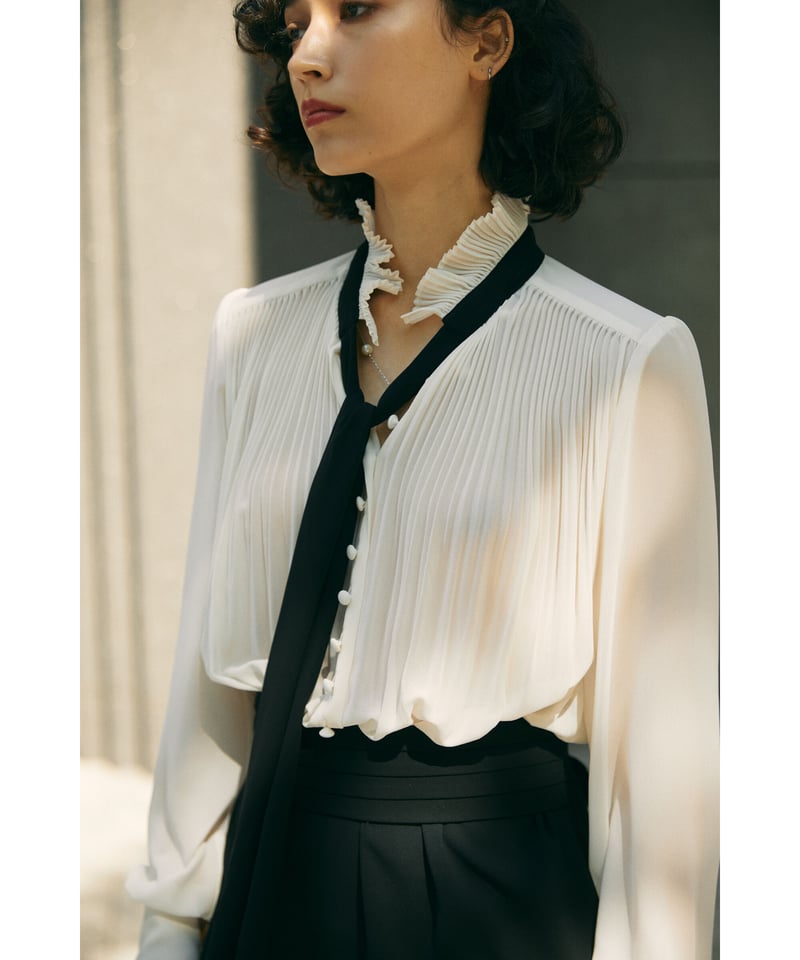 NEW] Pleated Top with Black Bow Dress | L'UNE