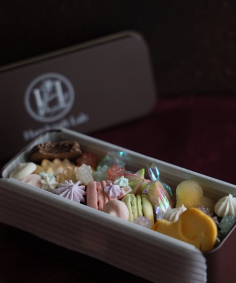 お菓子缶（作品のみ）