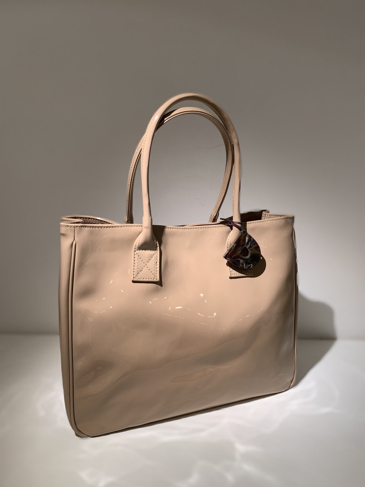 エナメル風　トートバッグ エナメルトートM 8030 | GINZA DAIKOKUYA