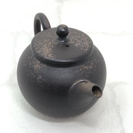 甚秋  伊藤成二  Jinshu  Seiji Ito  黒 牡蠣殻掛け 印籠蓋 後手急須 　ST0407