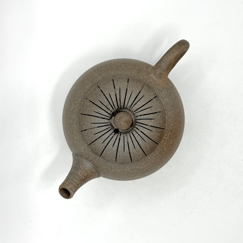 都築青峰 Seiho Tsuzuki 焼締 菊蓋 後手急須 ST0904 | TOKONAME