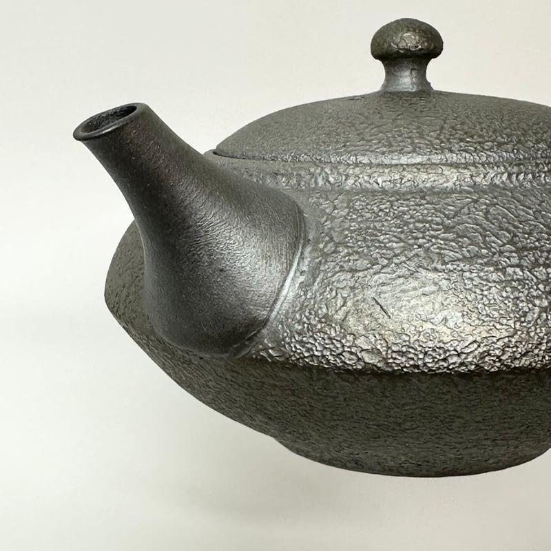 千葉光広 Mitsuhiro Chiba 鉄化粧駒型急須 ST0669 | TOKONAME 千葉光広 Mitsuhiro Chiba 鉄化粧駒型急須 ST0669 | TOKONAME
