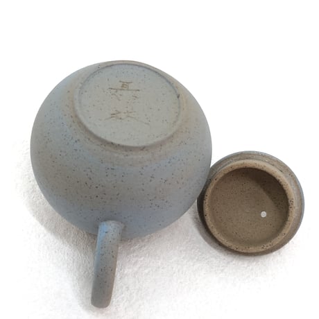 甚秋  伊藤成二  Jinshu  Seiji Ito  空色 牡蠣殻掛け 後手急須 　ST0457