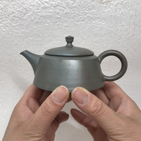 千葉光広 Mitsuhiro Chiba 黒 筒形 印籠蓋 後手急須　ST0573
