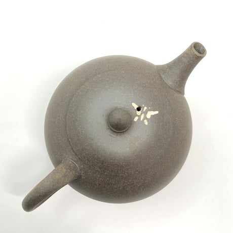 都築青峰 Seiho Tsuzuki 焼き締め 蝶印花 印籠蓋 後手急須　ST0297