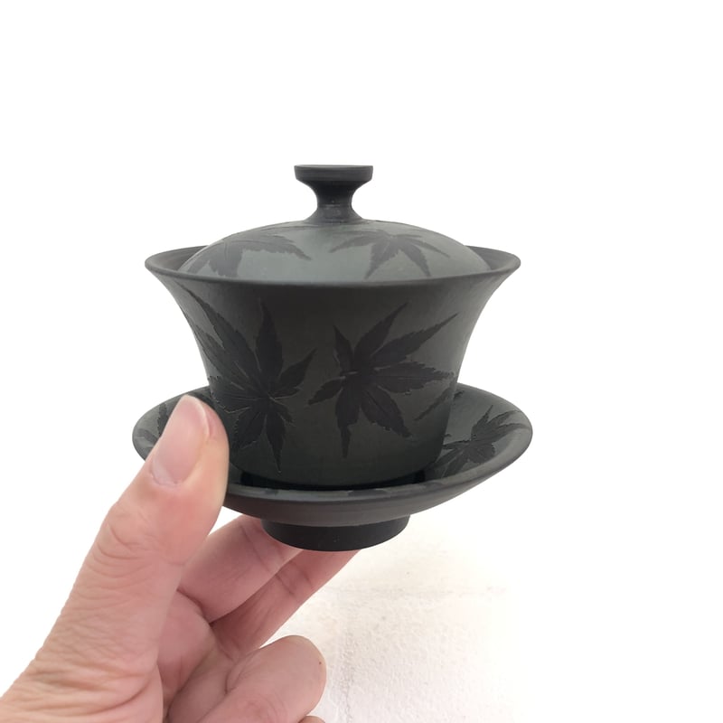 【 変り形二重双耳壺 】　蔵出品 　古陶　古窯　　　K0317A 都築青峰 Seiho Tsuzuki 黒 紅葉 蓋碗 皿付 ST0057 | TOKONAME
