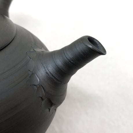 伊藤雅風 Gafu Ito 黒泥 印籠蓋 急須 　ST0453