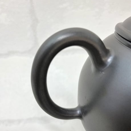 伊藤雅風 Gafu Ito 黒泥 後手急須 　ST0334