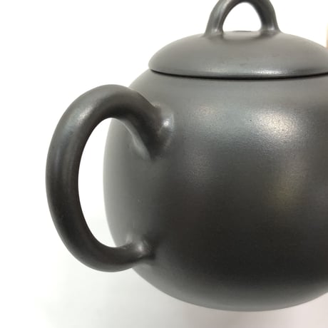 伊藤雅風 Gafu Ito 黒泥 後手急須 　ST0336