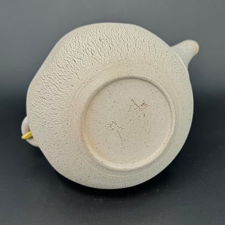 甚秋  伊藤成二  Jinshu  Seiji Ito  白 嵐絞り 金属手土瓶 　ST0724