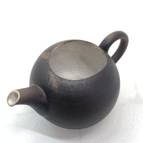 甚秋  伊藤成二  Jinshu  Seiji Ito  黒 牡蠣殻掛け 茶海 　ST0420
