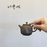 甚秋  伊藤成二  Jinshu  Seiji Ito  茶 六角 嵐絞り紋 後手急須 　ST0293