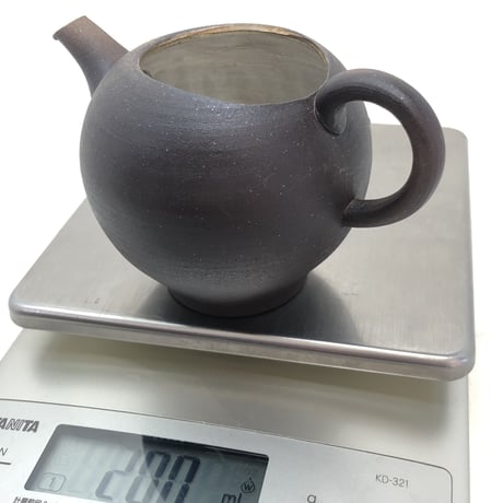 甚秋  伊藤成二  Jinshu  Seiji Ito  黒 牡蠣殻掛け 茶海 　ST0420