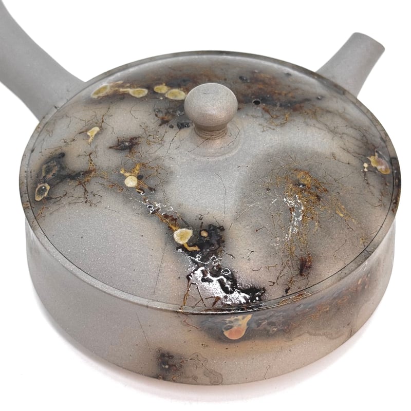 吉川雪月 Setsugetsu Yoshikawa 焼締 窯変 藻掛け 茶注(平) ST099