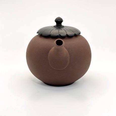 都築青峰 Seiho Tsuzuki 烏泥  黒菊蓋 後手急須　ST0756