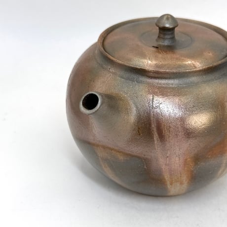 水野陽景 Yokei Mizuno  炭化 窯変焼締 火襷 カメ型茶注 　ST1077