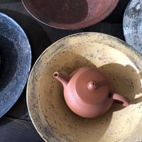 甚秋  伊藤成二  Jinshu  Seiji Ito  朱泥 印籠蓋 後手急須 　ST0421