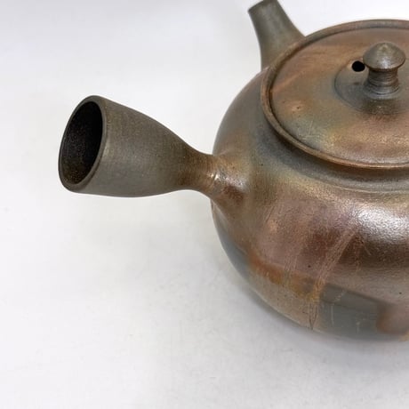 水野陽景 Yokei Mizuno  炭化 窯変焼締 火襷 カメ型茶注 　ST1077