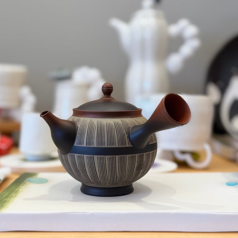 鯉江廣 Hiroshi Koie 窯変 緑櫛目(高台丸型）茶注 木箱入 ST0989 | T