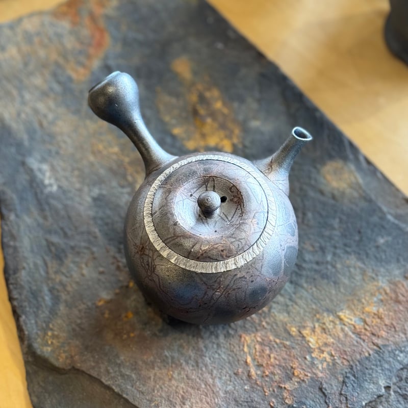 藤田德太 Tokuta Fujita 藻掛 飛鉋 銀彩 急須 ST1030 | TOKONAM