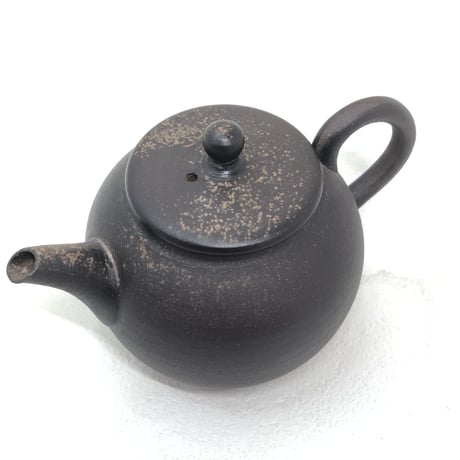 甚秋  伊藤成二  Jinshu  Seiji Ito  黒 牡蠣殻掛け 印籠蓋 後手急須 　ST0407