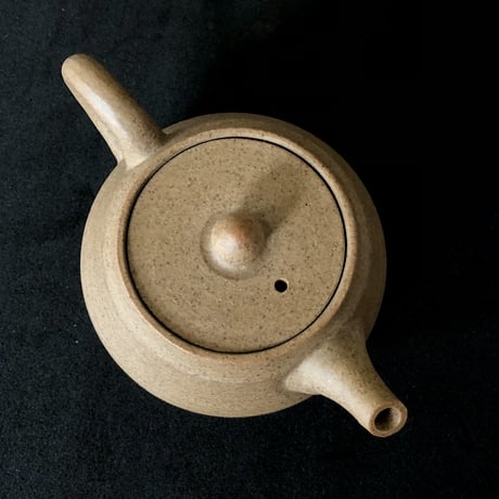 山田陶游  Toyu Yamada  焼き締め 後手急須  　ST0258